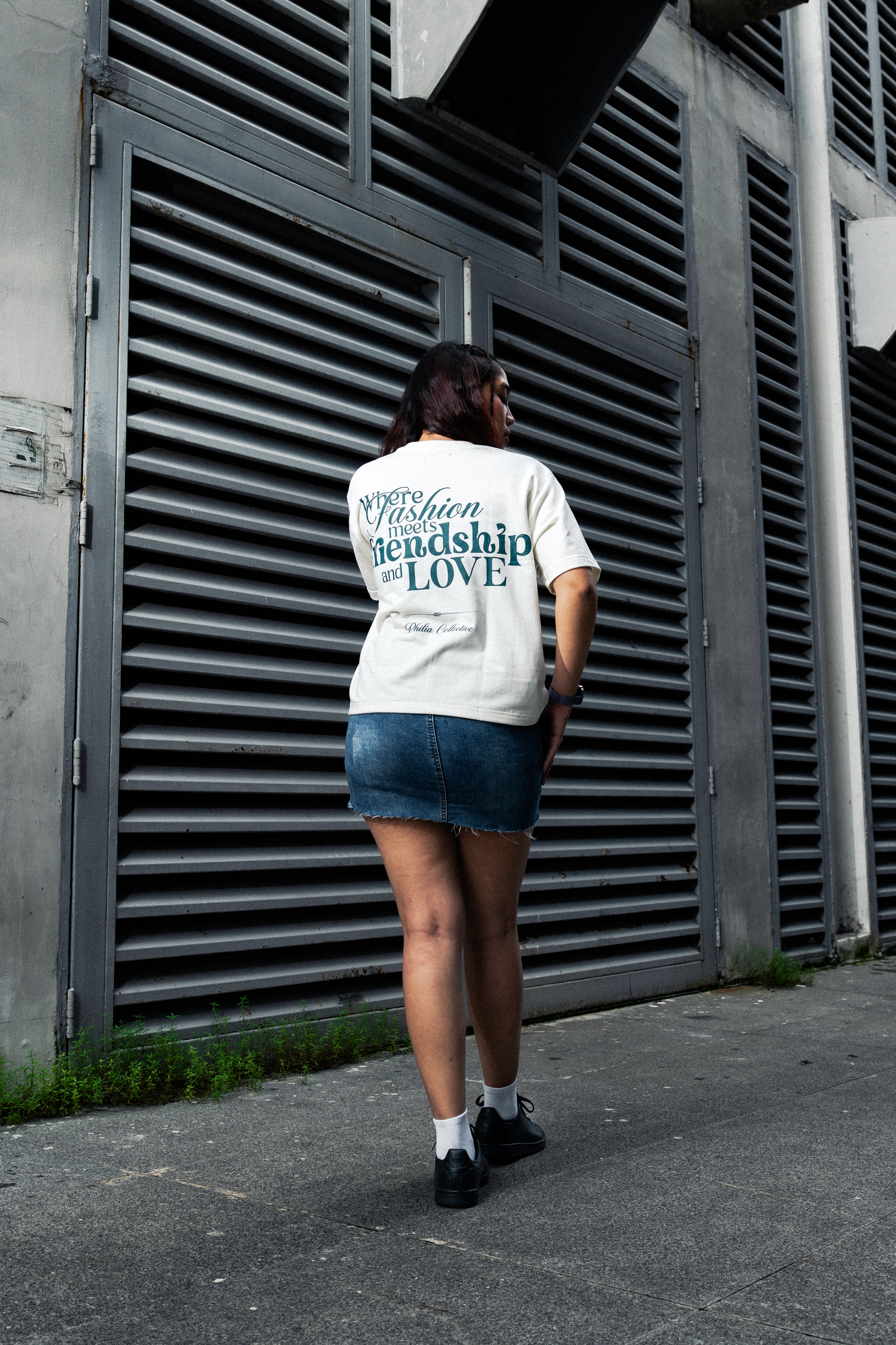 CLASSIC TEE IN BEIGE